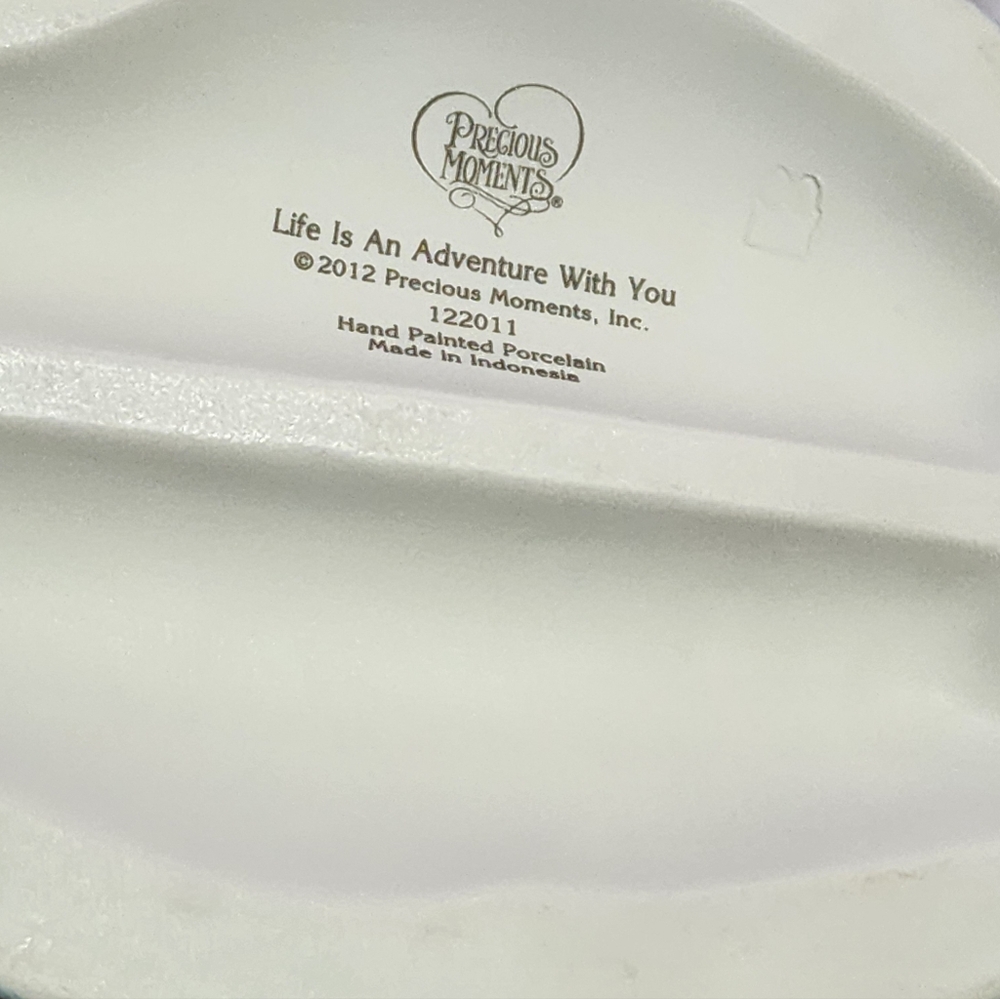Precious Moments Figurine - Life is An Adventure With You. RETIRED Nib - Picture 6 of 7